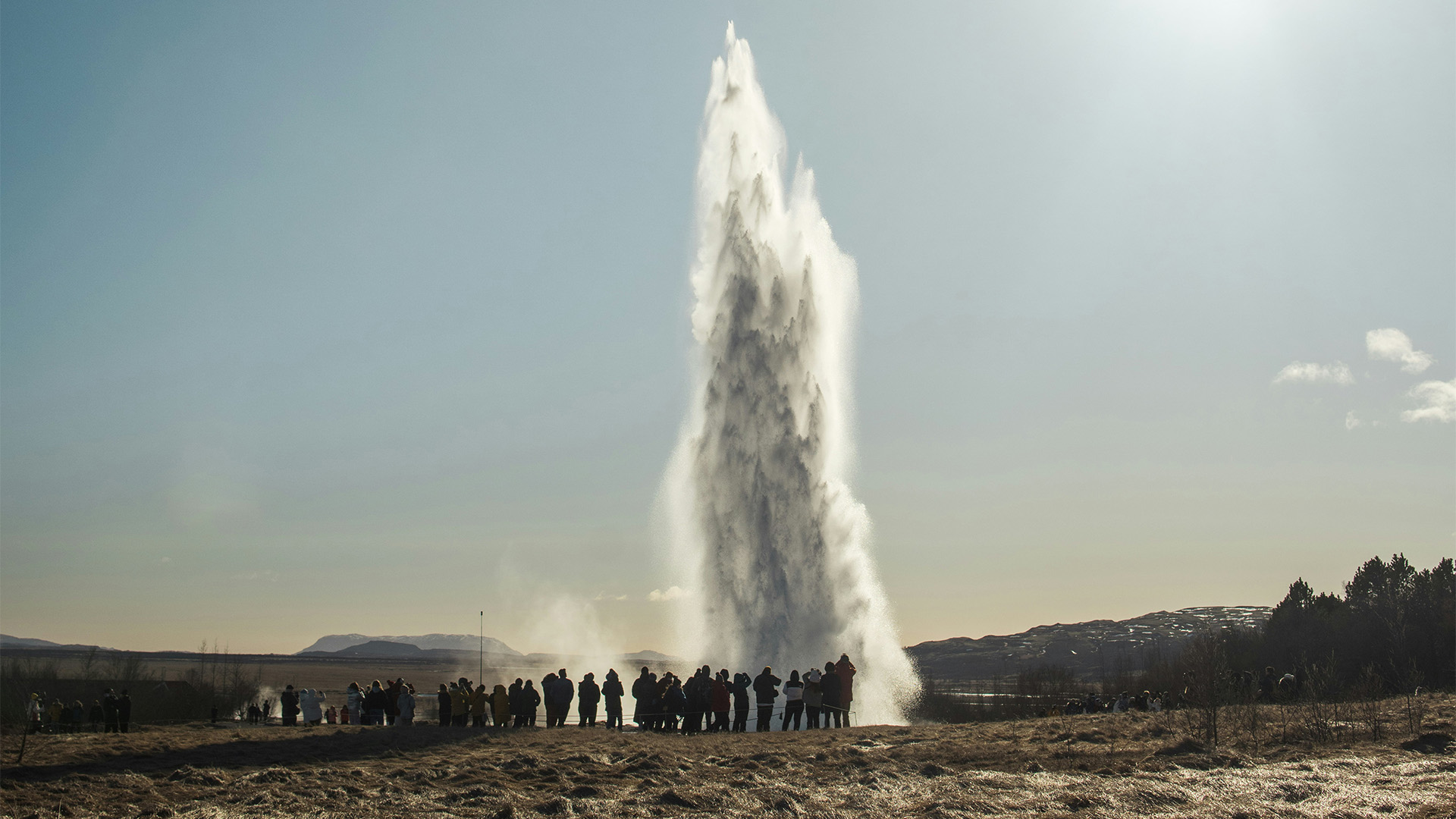 geyser-eruption-iceland