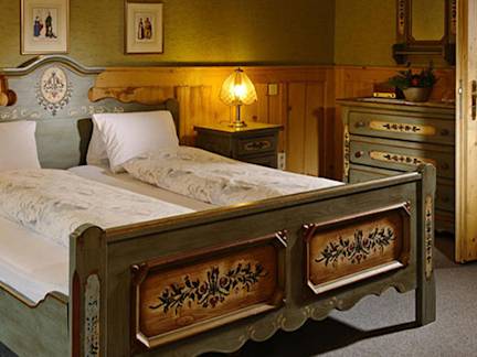 Jungfrau-Region-the-bear-inn-wilderswil-twin-room