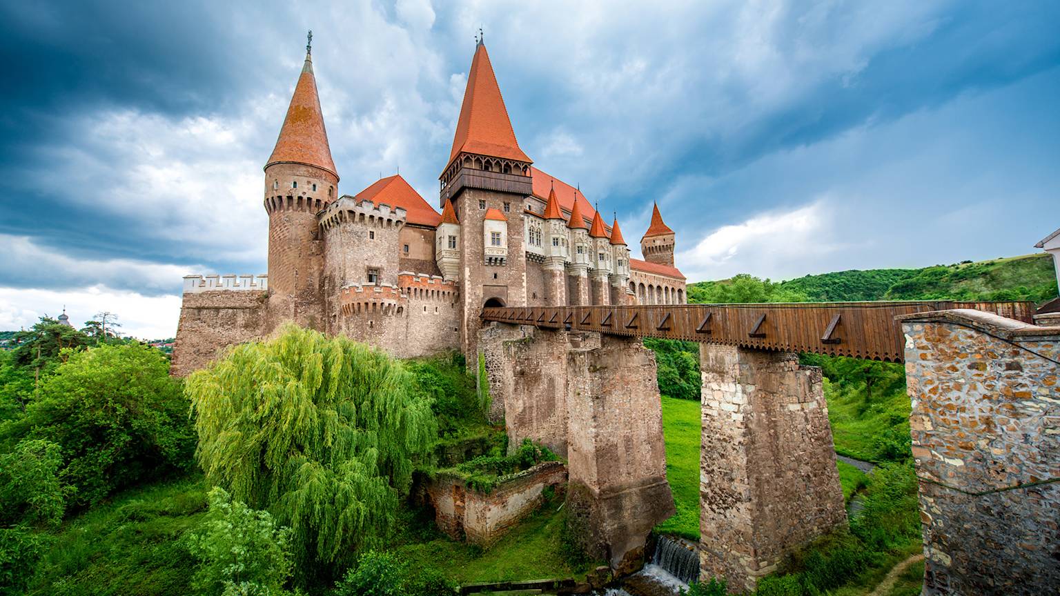 corvin-castle-romania-swiper-hero-gallery