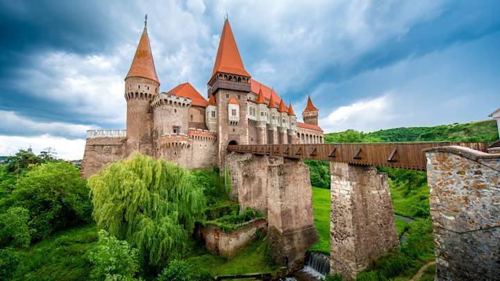 corvin-castle-romania-swiper-hero-gallery