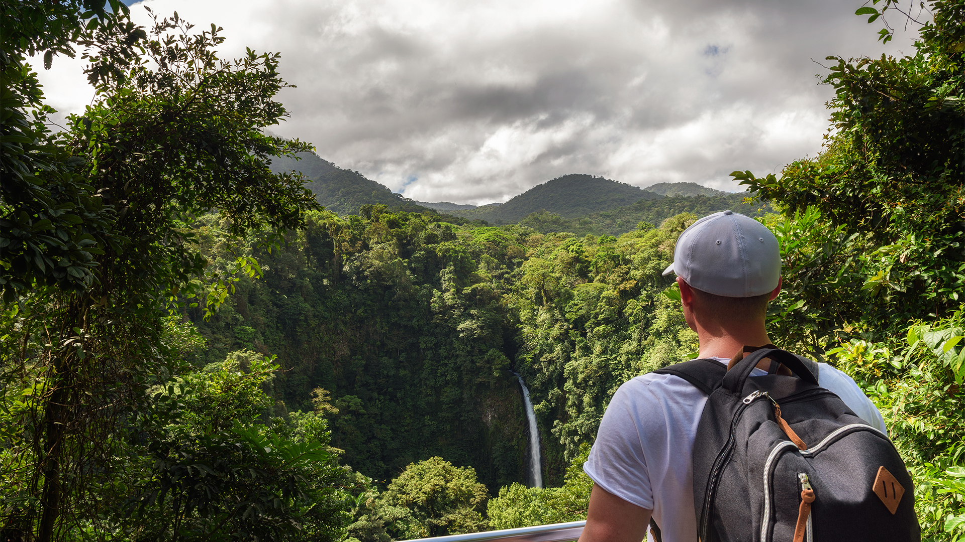 Arenal-Volcano-in-the-background-costa-rica