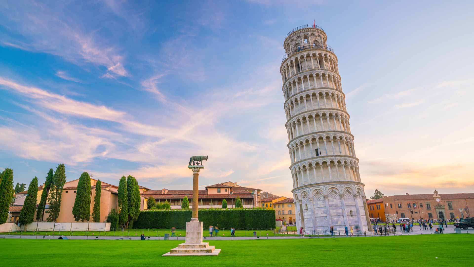 italy-pisa-leaning-tower-sunny-day-western-adventure-day5-1