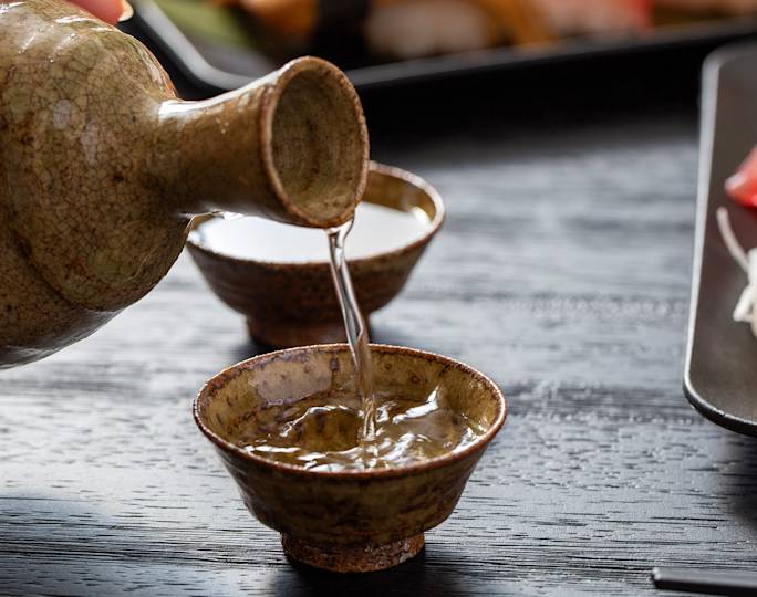 enjoy-a-traditional-welcome-dinner-in-tokyo-experience