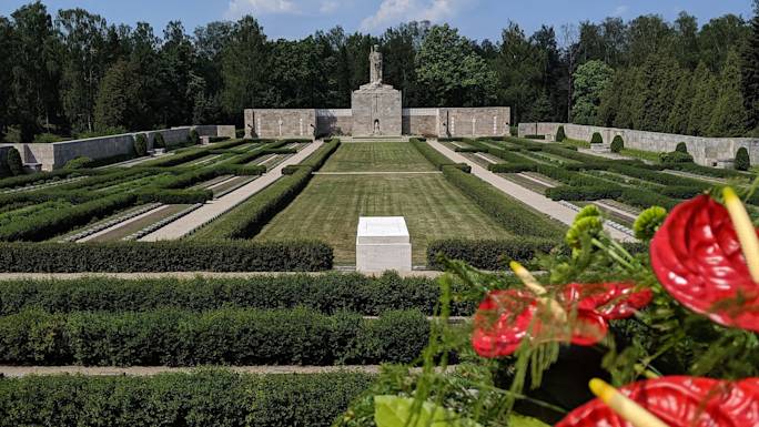 visit-the-latvian-military-cemetery-experience