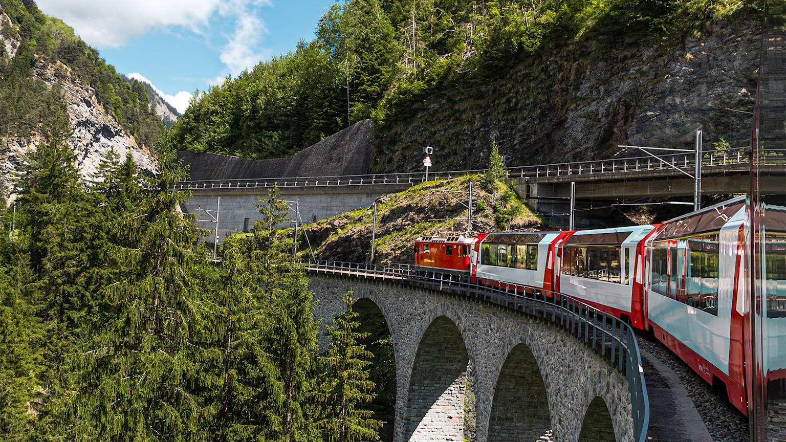 glacier-express-train-rail-swiper-hero-gallery