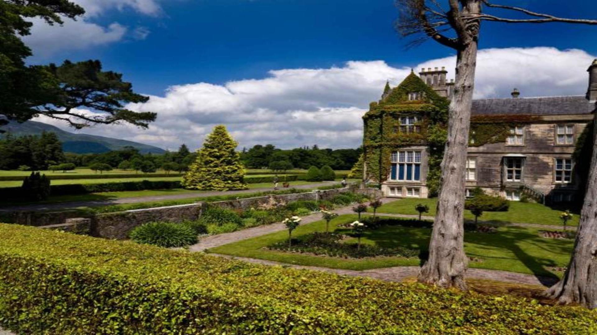 The-Parkavon-Hotel-1