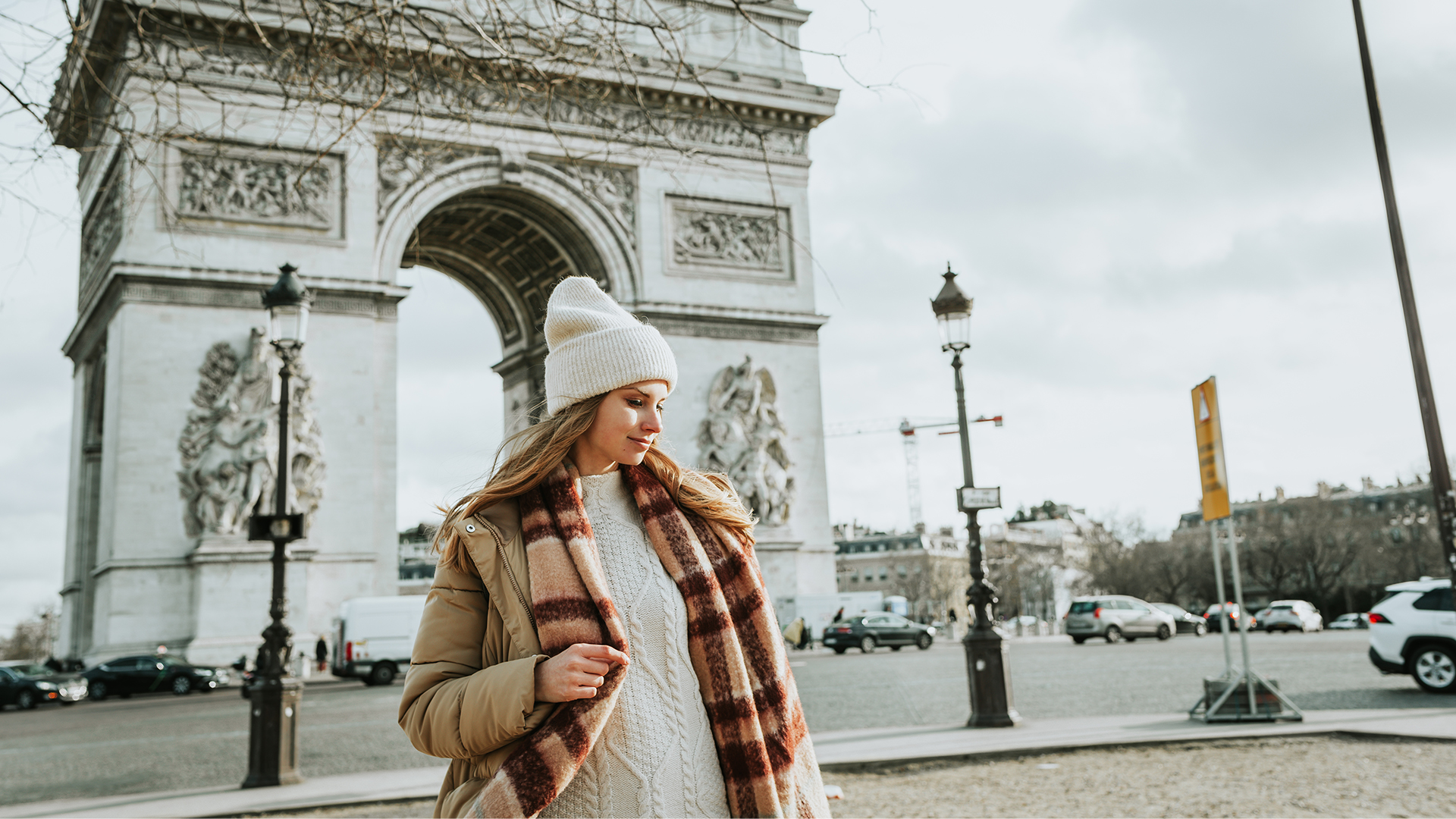 paris-france-arc-de-trimphe-winter-swiper-hero-gallery
