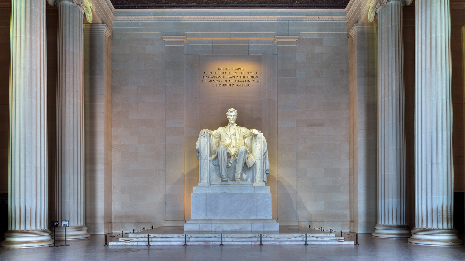 lincoln-statue-washington-dc-america-swiper-hero-gallery