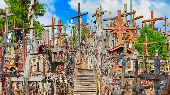 Lithuania-Hill-of-Crosses-swiper-hero-gallery