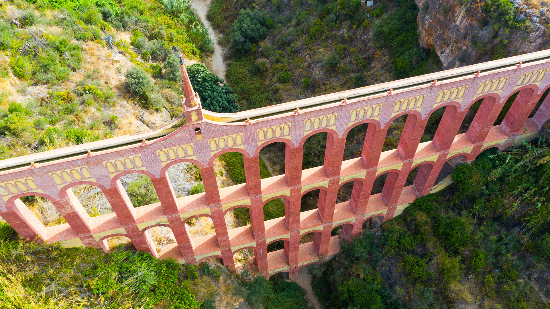 eagle-aqueduct-nerja-spain-swiper-hero-gallery