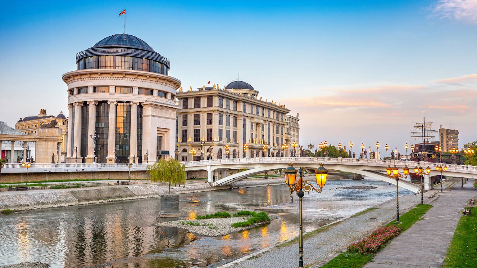 skopje-macedonia-vardar-river