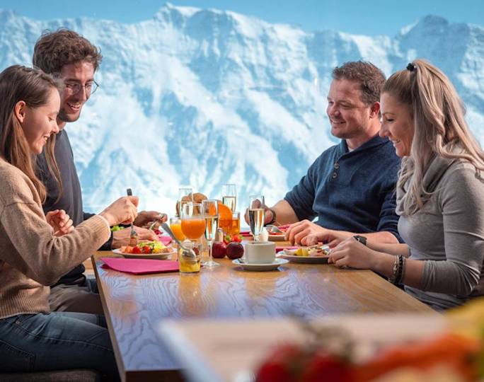 savour-lunch-atop-schilthorn