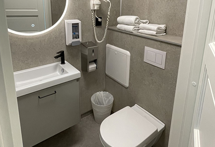 gudvangen-fjordtell-hotel-bathroom