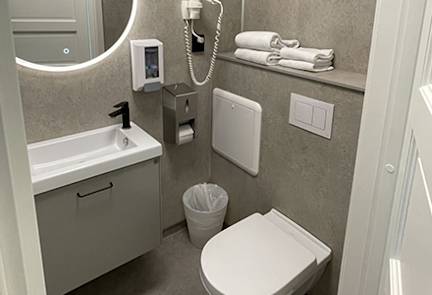 gudvangen-fjordtell-hotel-bathroom