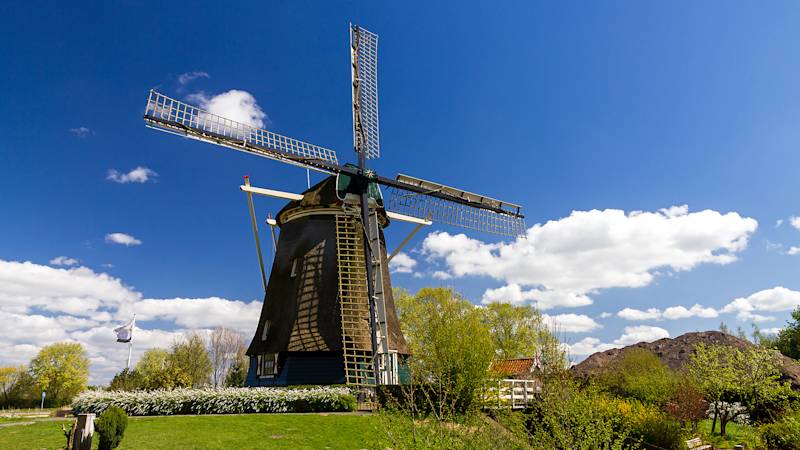 netherlands-country-listing-page-riekermolen-windmill