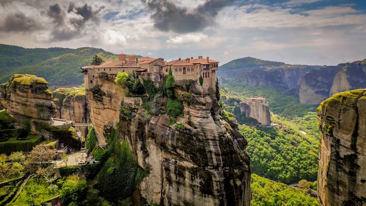 meteora-monastery-greece-swiper-hero-gallery