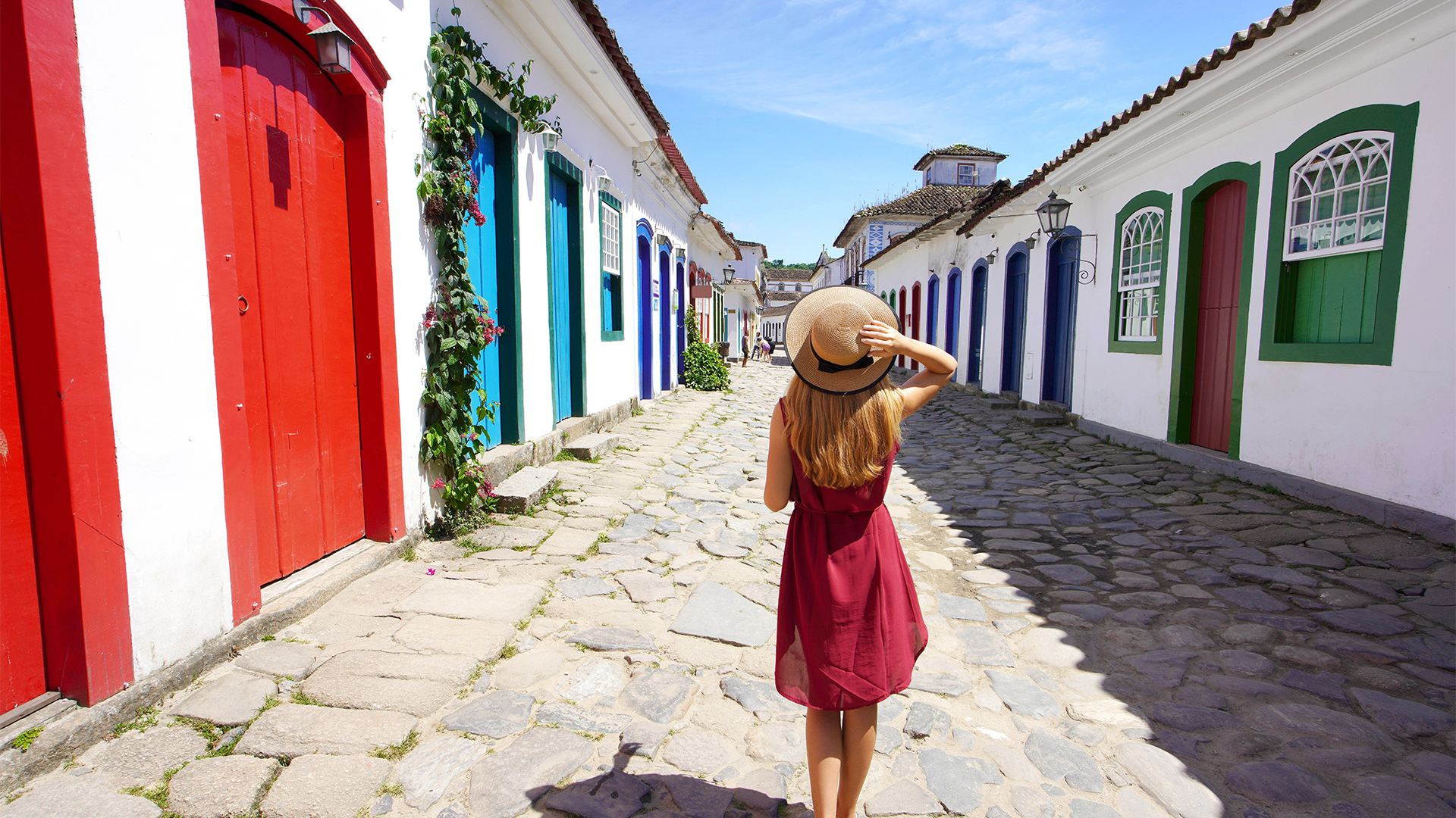 Paraty-brazil-street-girl-swiper-hero-gallery