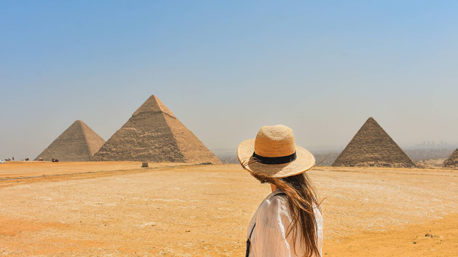 egypt-giza-pyramids-tourist-swiper-hero-gallery