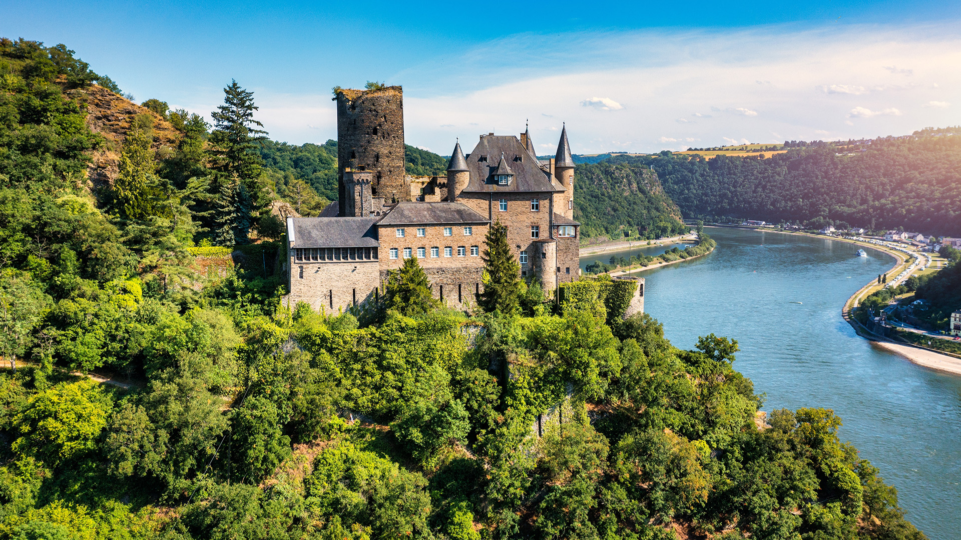 germany-rhein-valley-katz-castle-swiper-hero-gallery