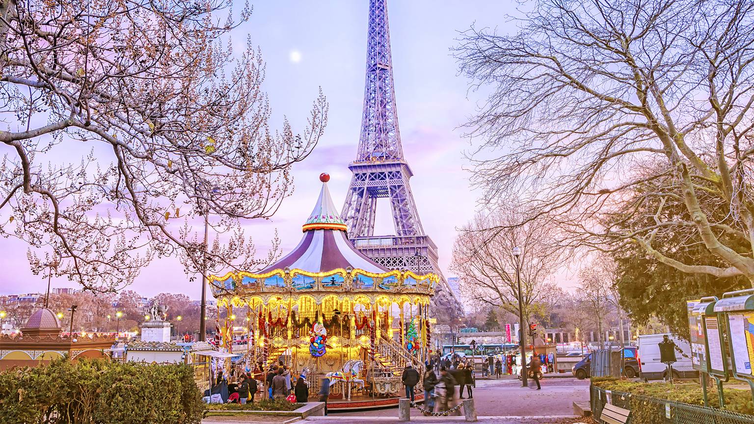 Paris-eiffel-tower-france-winter-festive-time-swiper-hero-gallery