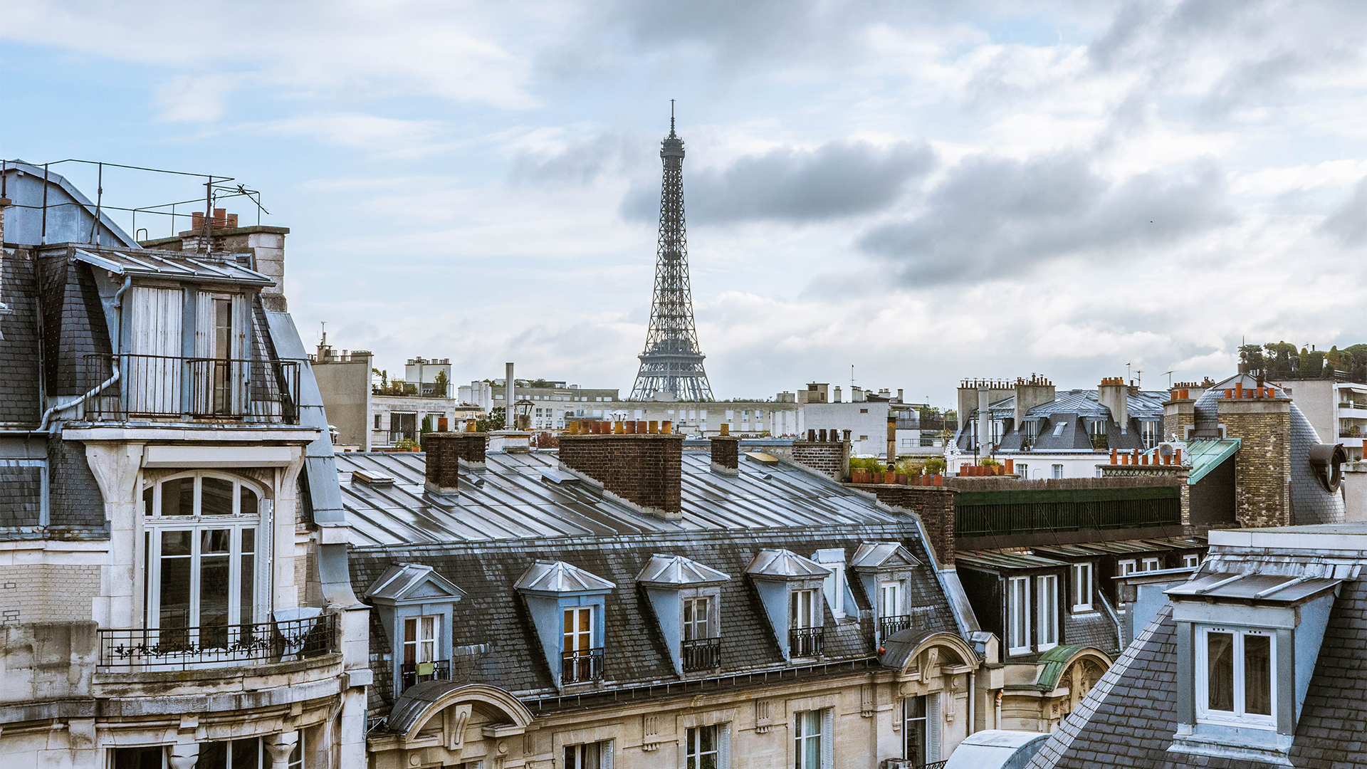 paris-france-roof-view-of-eiffel-tower-swiper-hero-gallery