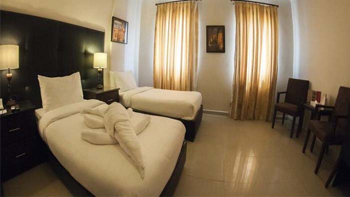 la-maison-hotel-room