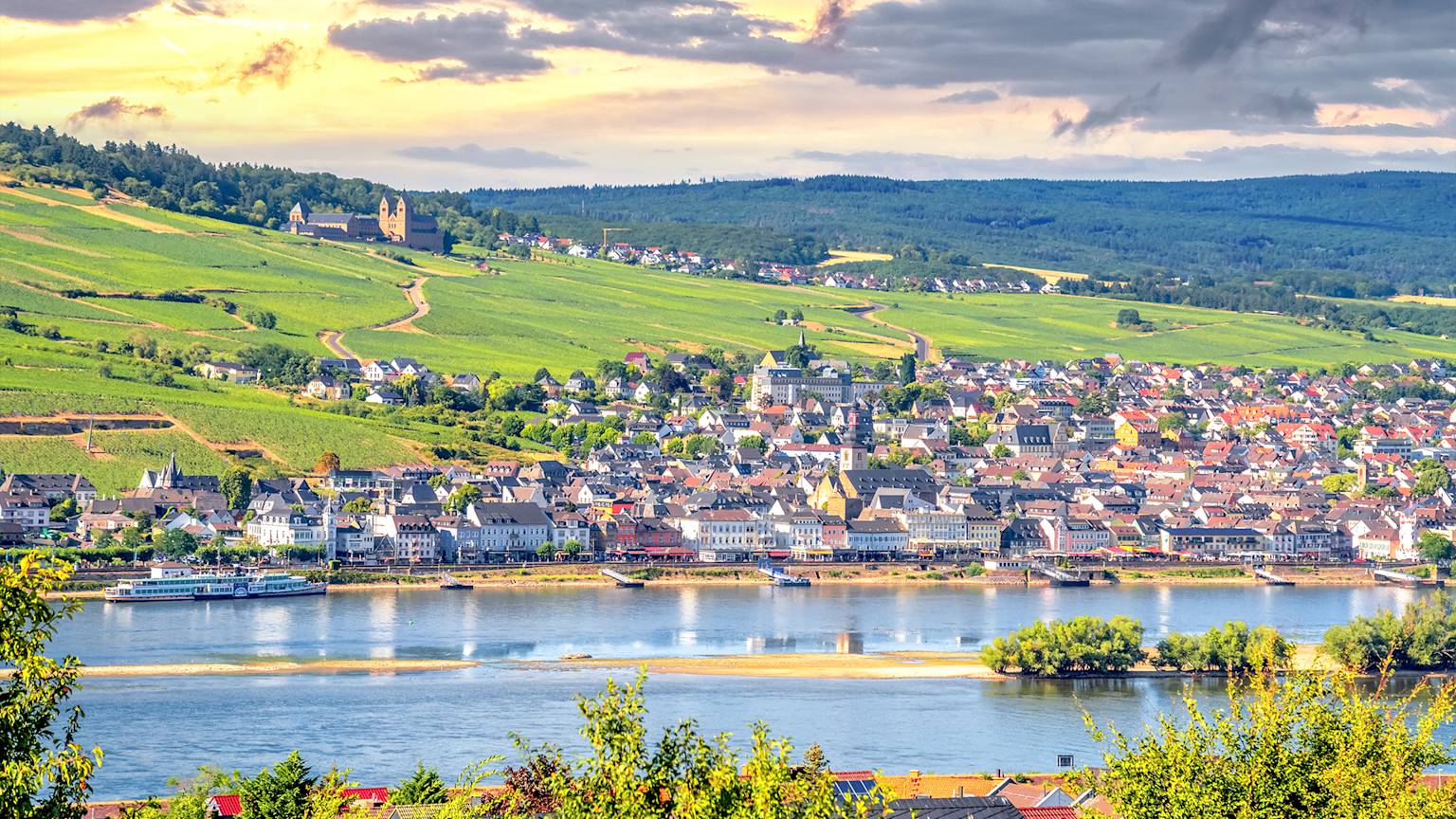 rudesheim-germany-rhine-river-swiper-hero-gallery
