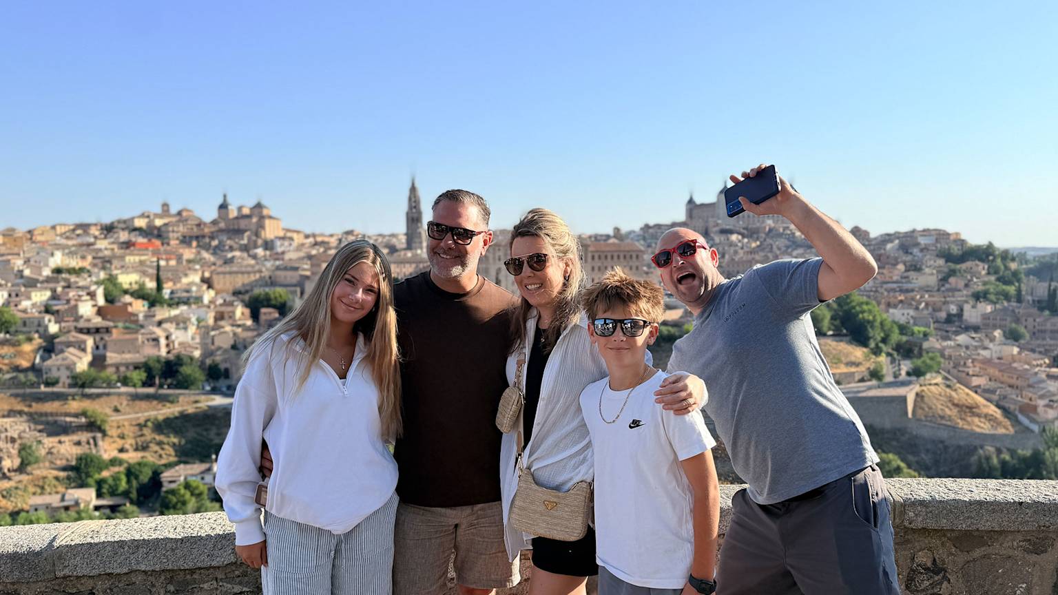 travel-chasers-guided-group-tours-family-spain-desktop-banner
