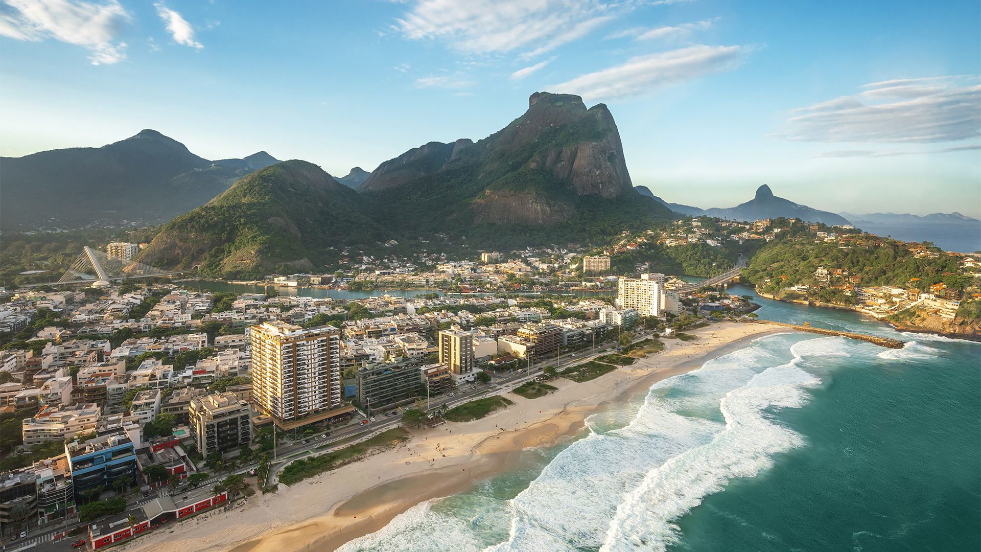 Barra-da-Tijuca-Beach-swiper-hero-gallery