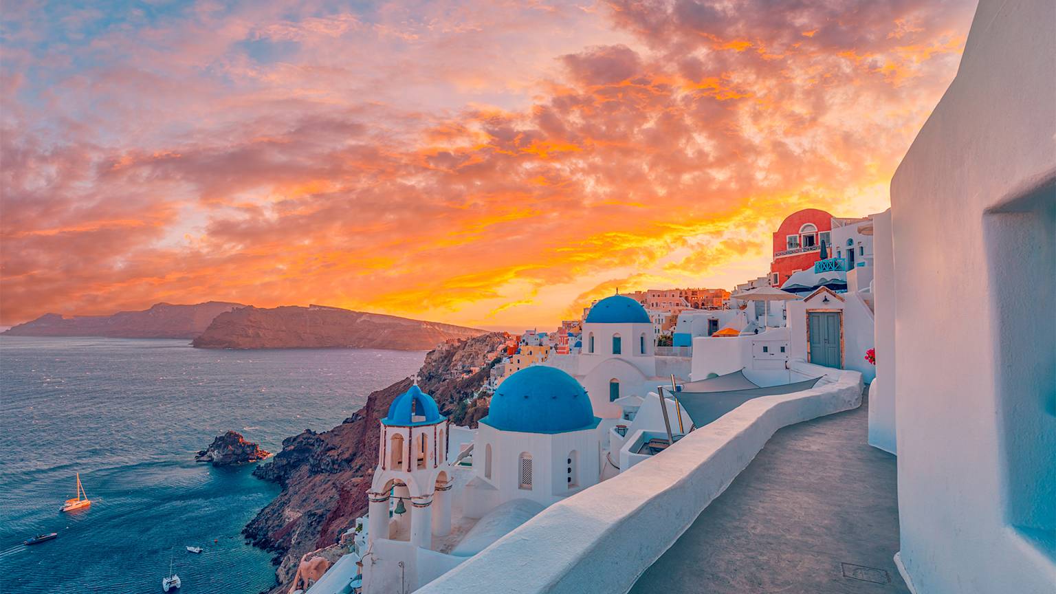oia-santorini-island-greece-swiper-hero-gallery