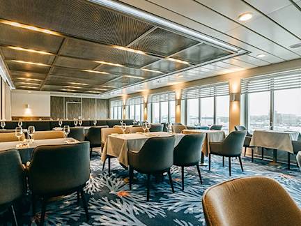 dfds-ferry-lithuania-to-sweden-restaurant