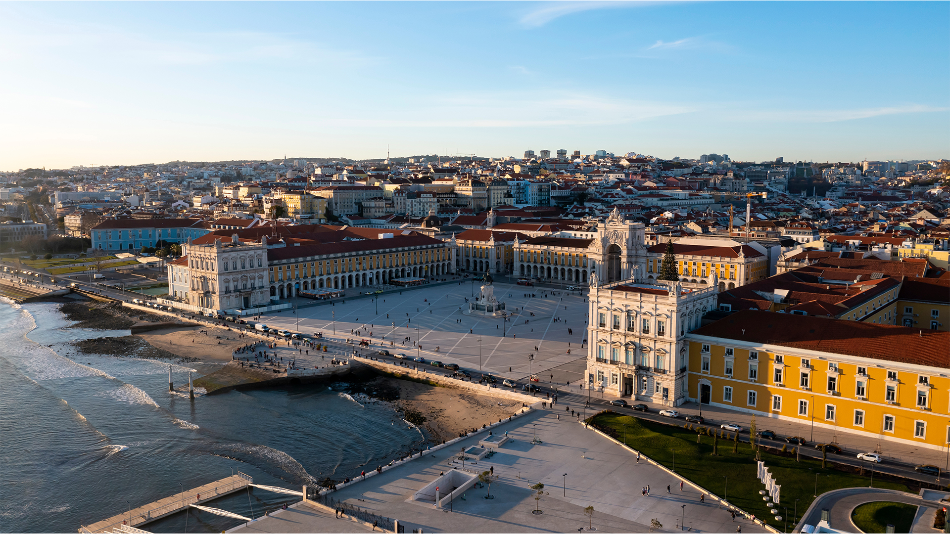 Lisbon-portugal-commerce-square-swiper-hero-gallery