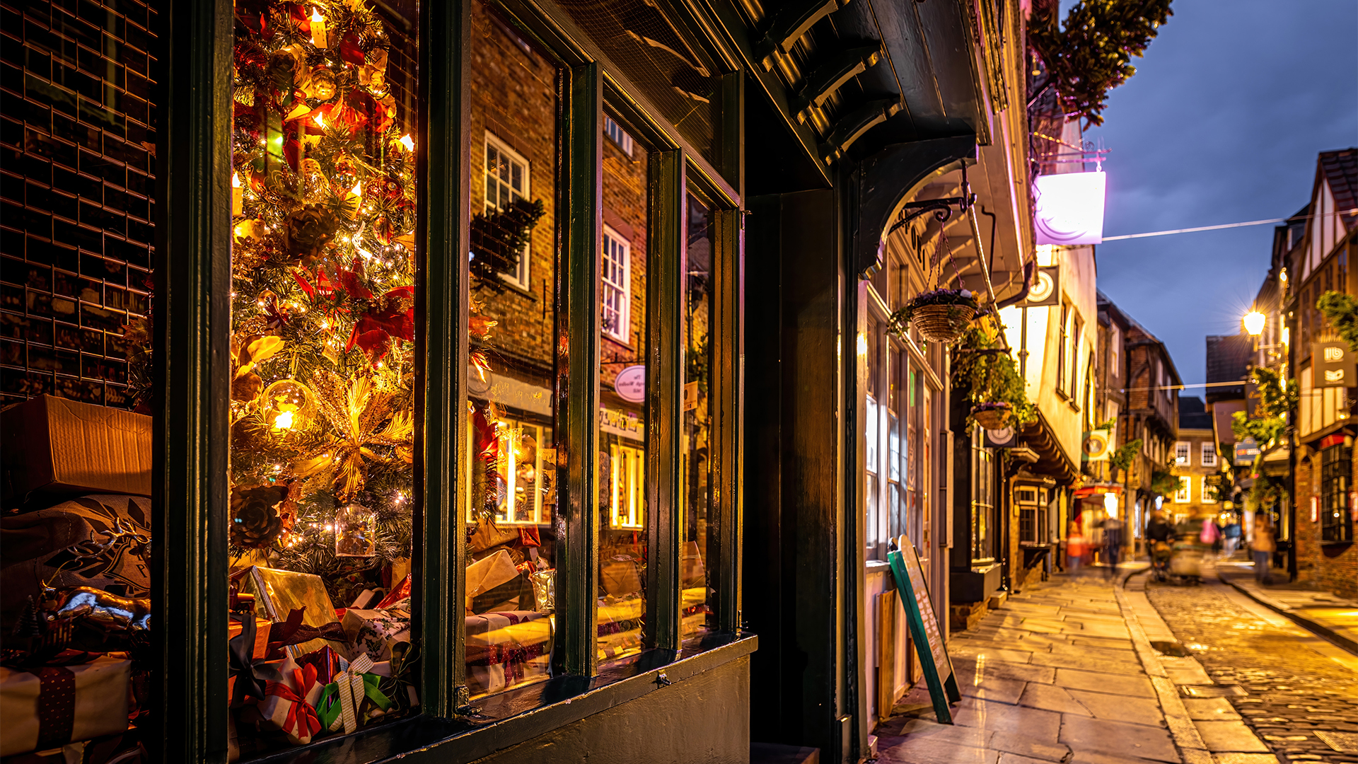 christmas-night-view-of-medieval-street-shamblesswiper-hero-gallery