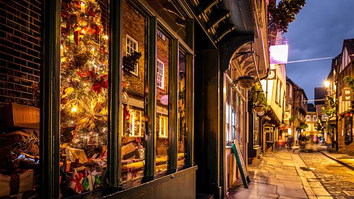 christmas-night-view-of-medieval-street-shamblesswiper-hero-gallery