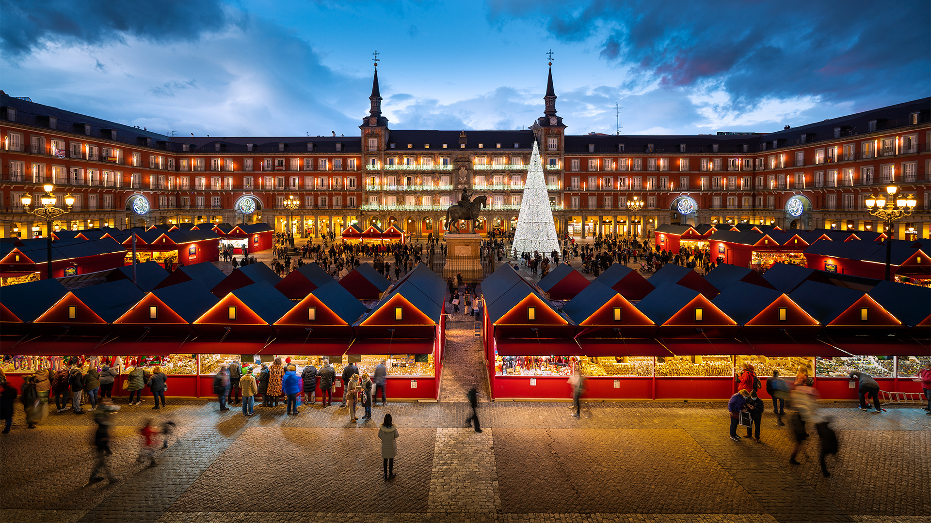 Madrid-spain-plaza-mayor-christmas-market