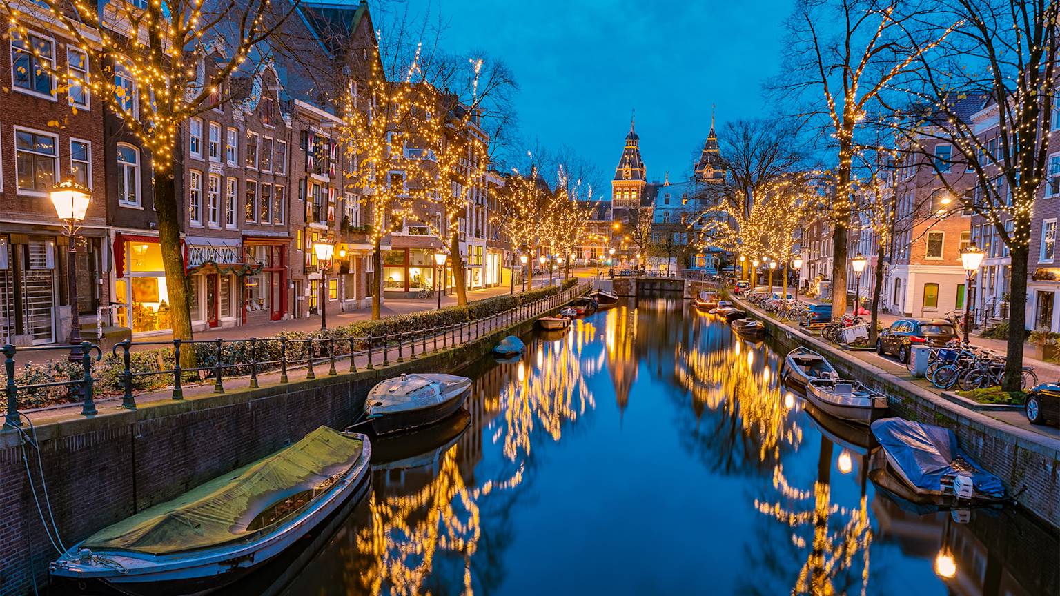 amsterdam-canal-christmas-lights-netherlands-swiper-hero-gallery