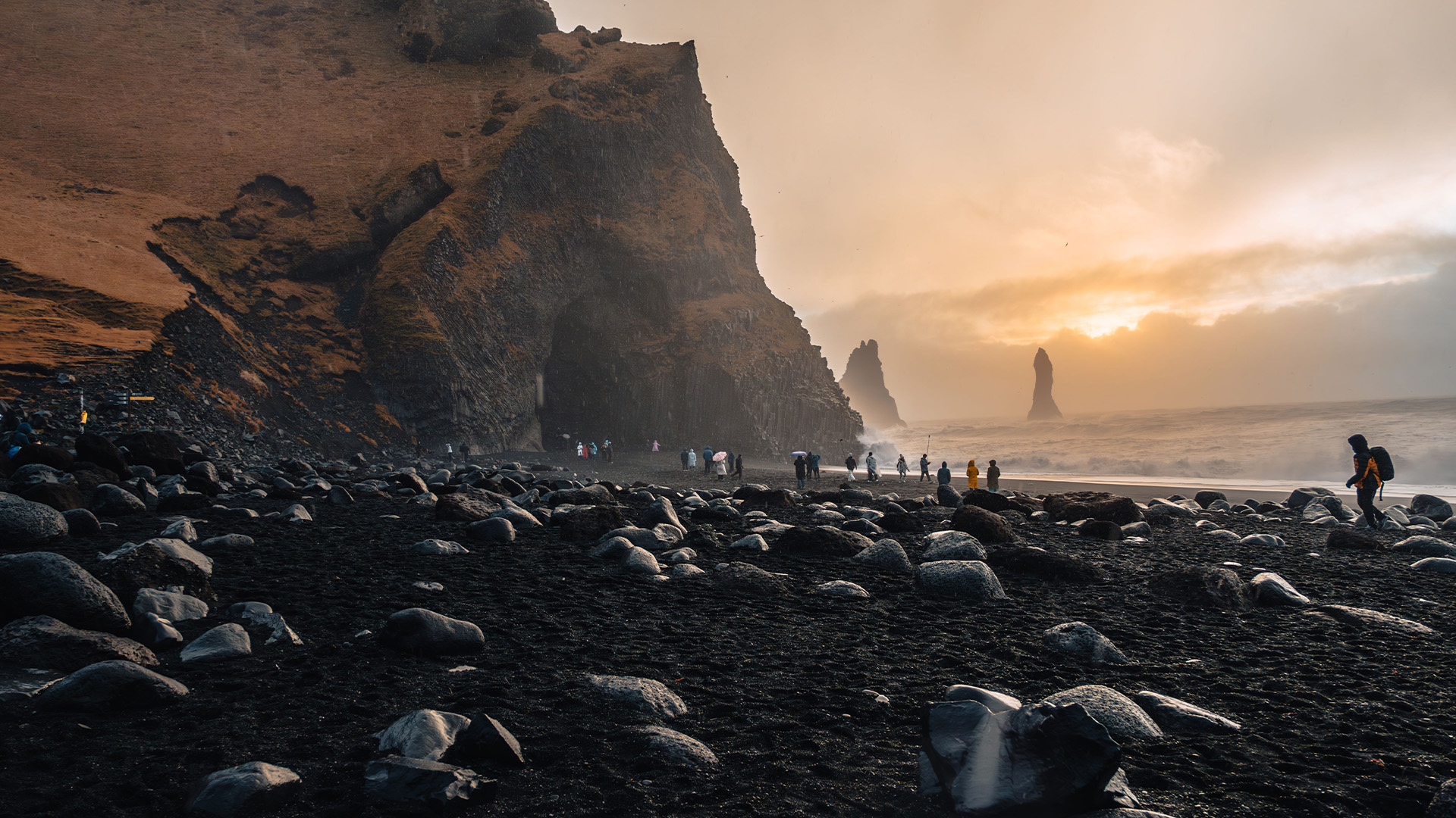 reynisfjara-black-sand-beach-iceland-swiper-hero-gallery