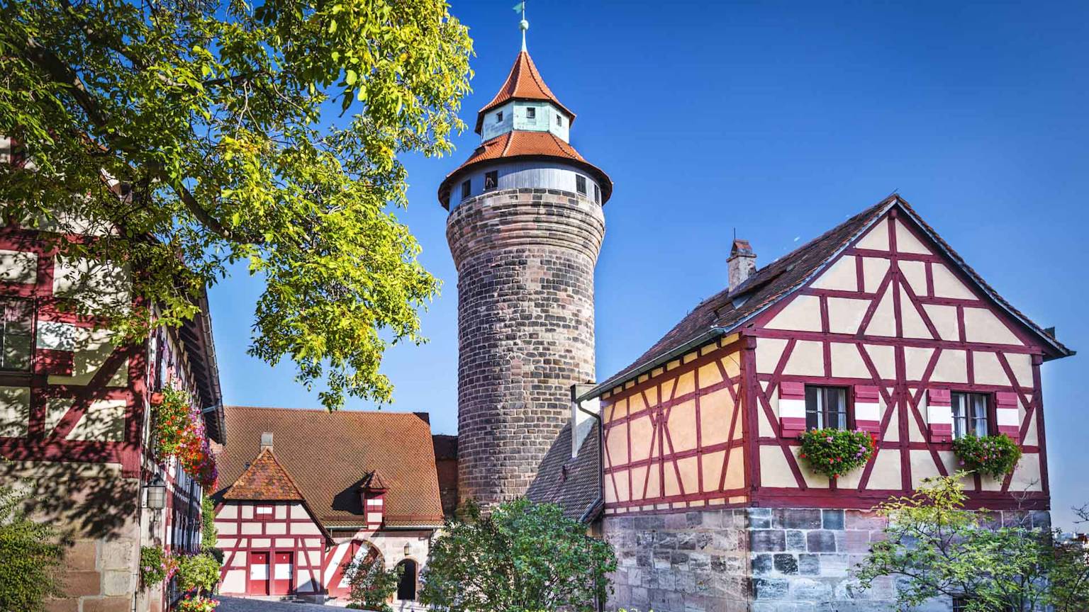 nuremberg-medieval-city-castle-germany