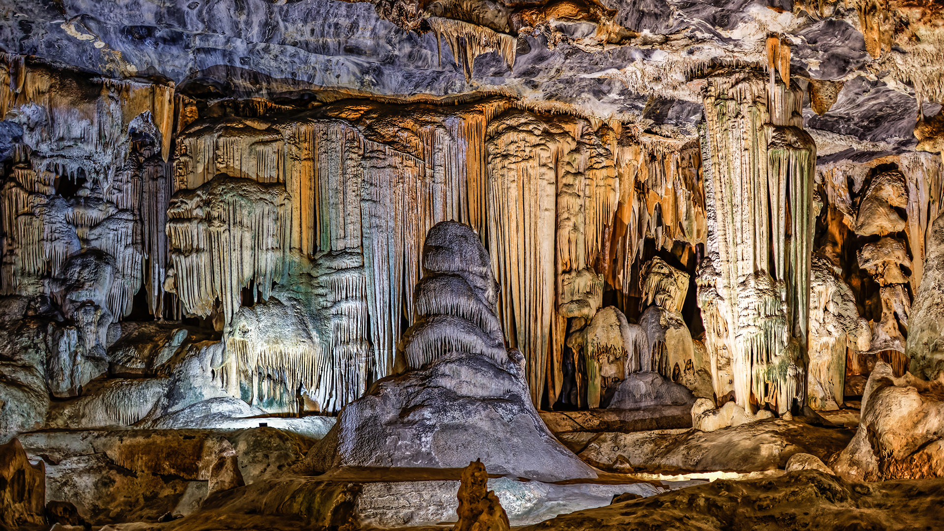 cango-caves-south-africa-swiper-hero-gallery