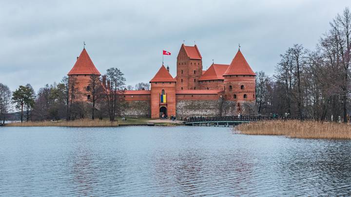 trakai-island-castle-lithuania-winter-swiper-hero-gallery