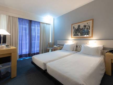 dorian-inn-hotel-room