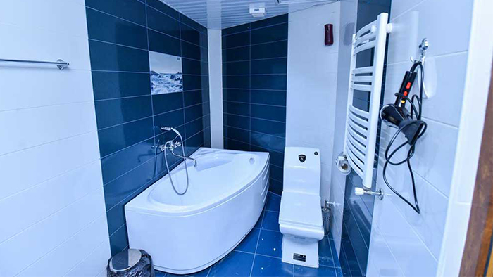 hotel-qefo-armenia-bathroom