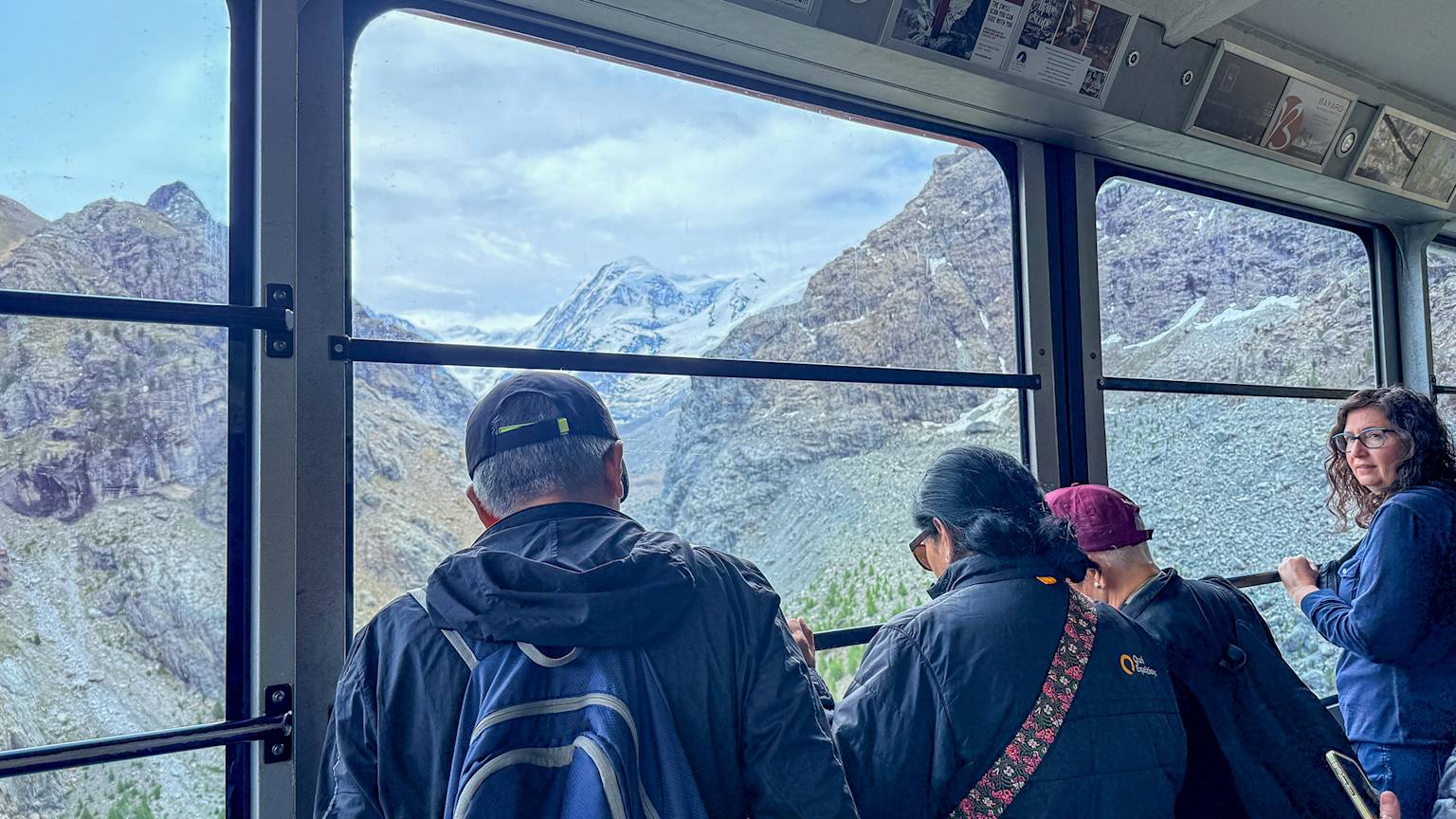 gondola-glacier-paradise-zermatt-switzerland-swiper-hero-gallery