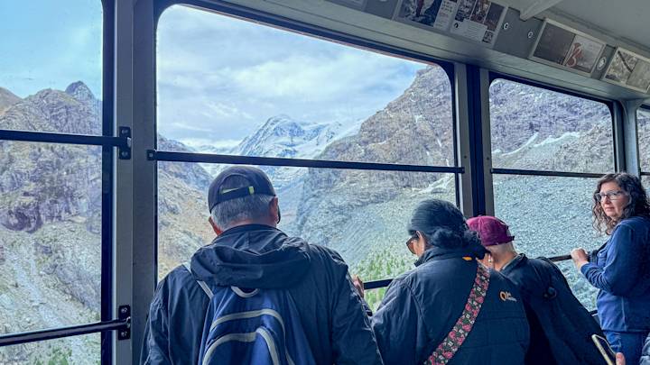 gondola-glacier-paradise-zermatt-switzerland-swiper-hero-gallery
