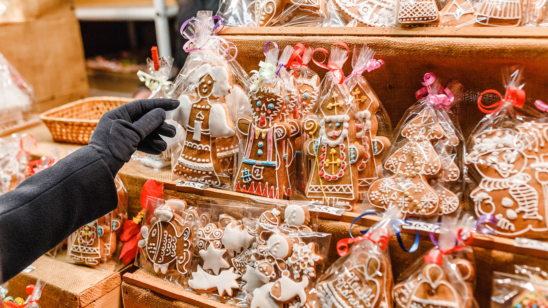Prague-Christmas-market-cookies-swiper-hero-gallery