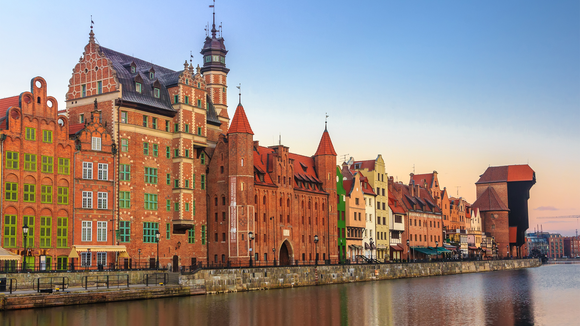 gdansk-poland-winter-houses-swiper-hero-gallery