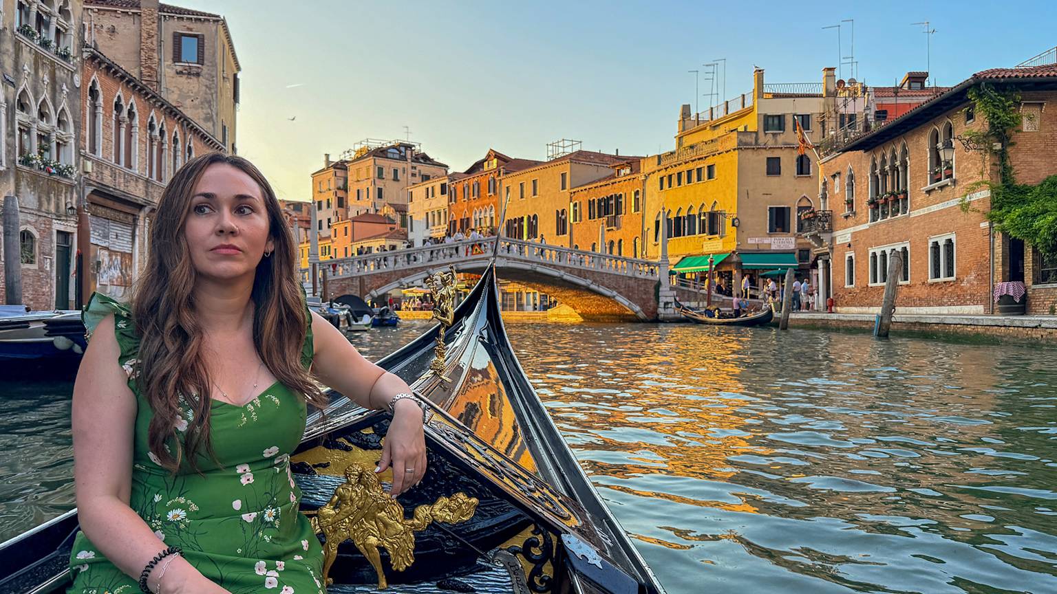 venice-gondola-ride-italy-train-swiper-hero-gallery