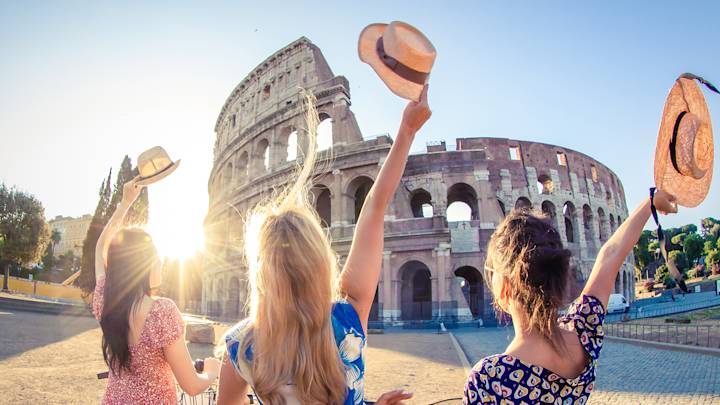 Rome-Colosseum-Italy-swiper-hero-gallery