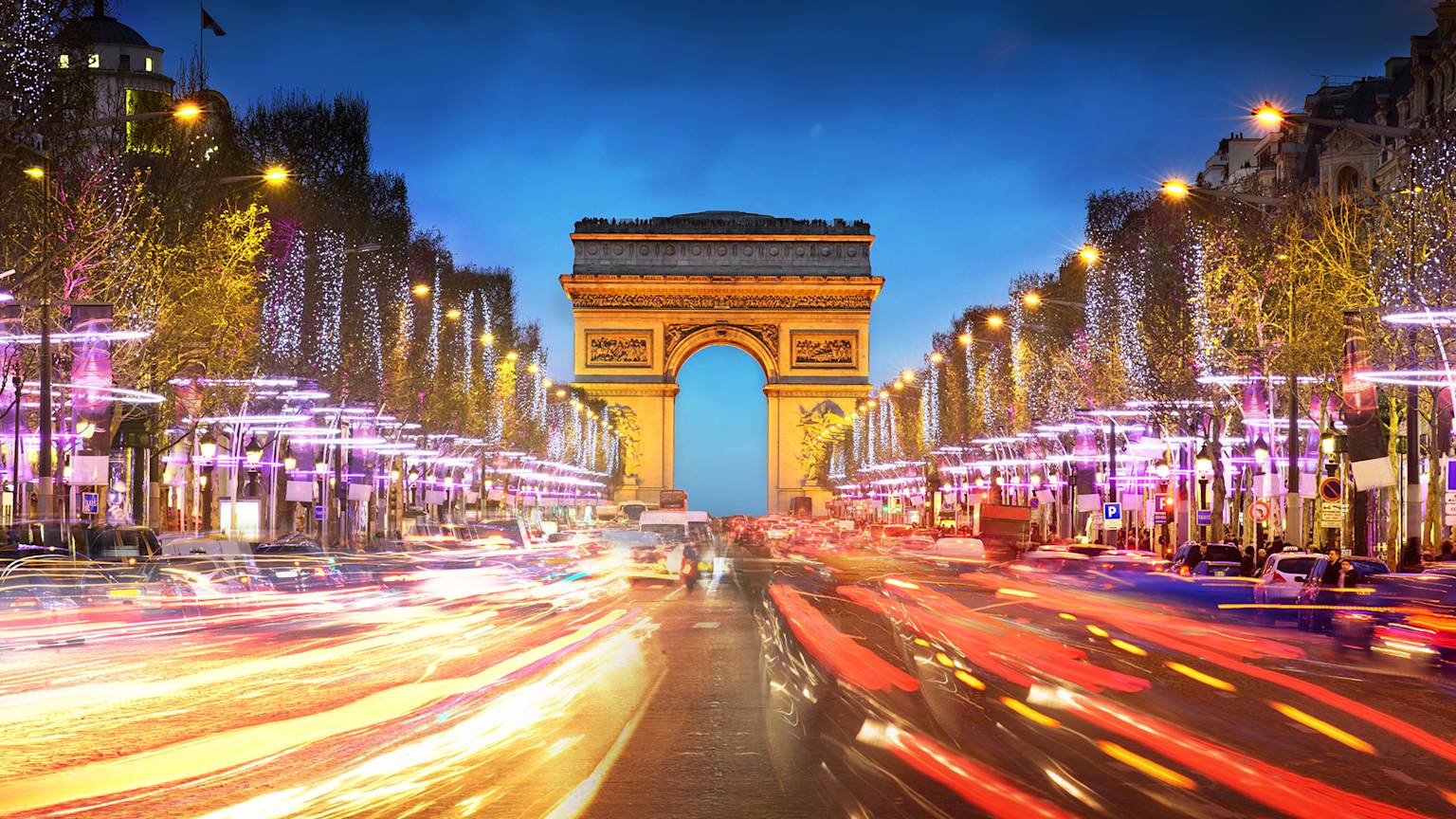france-paris-arc-de-triophe-festive-winter-night