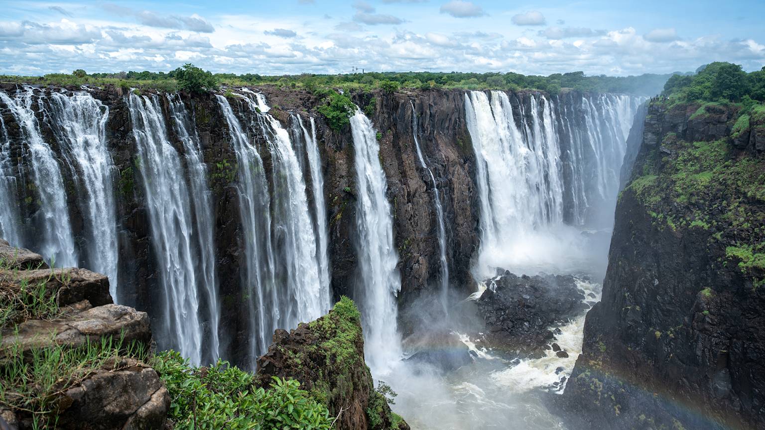 victoria-falls-waterfalls-zimbabwe-view